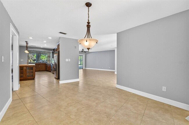 Building Photo - 2111 Paddock Cir