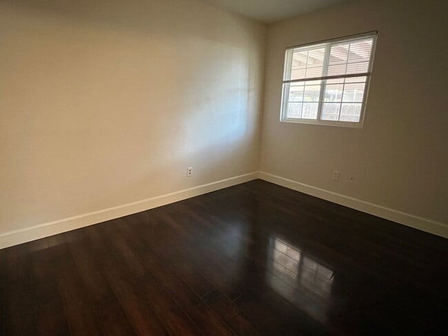 Building Photo - Beautiful 4 Bed | 3 Bath Home in Santee with Downstairs Bedroom & Full Bath!