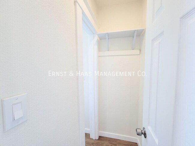 Building Photo - 154 E Eagle St