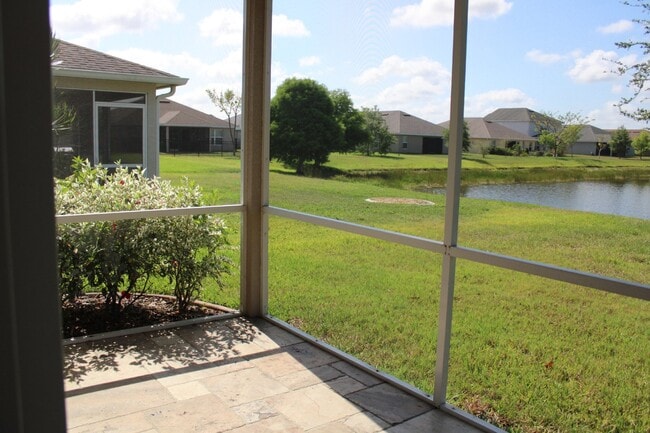 Building Photo - "Stunning 3 Bed/2 Bath Home with Lake View...