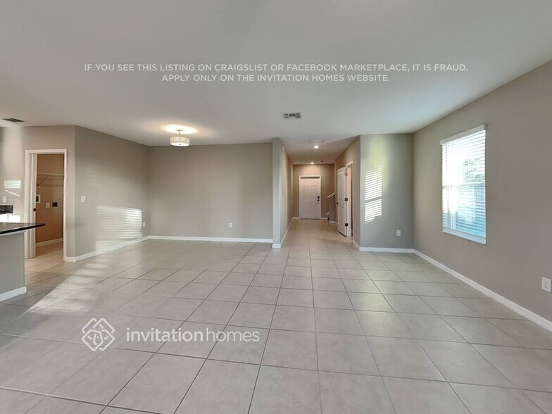 Building Photo - 2393 Jungle Dr