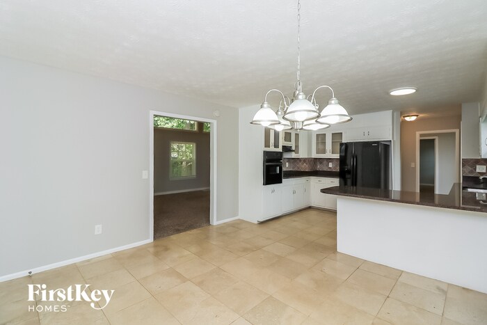 Building Photo - 3975 Sandy Plains Rd