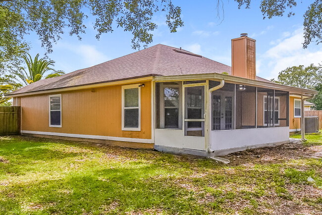 Building Photo - 501 Fallen Timbers Dr