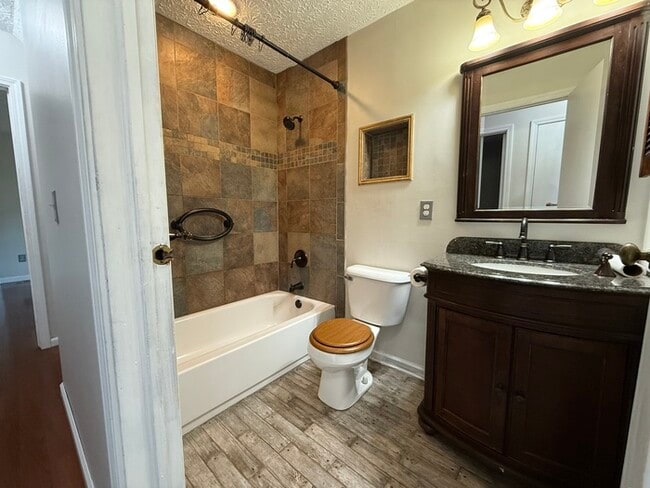 Building Photo - Updated 4 Bedroom, 2.5 Bath Home