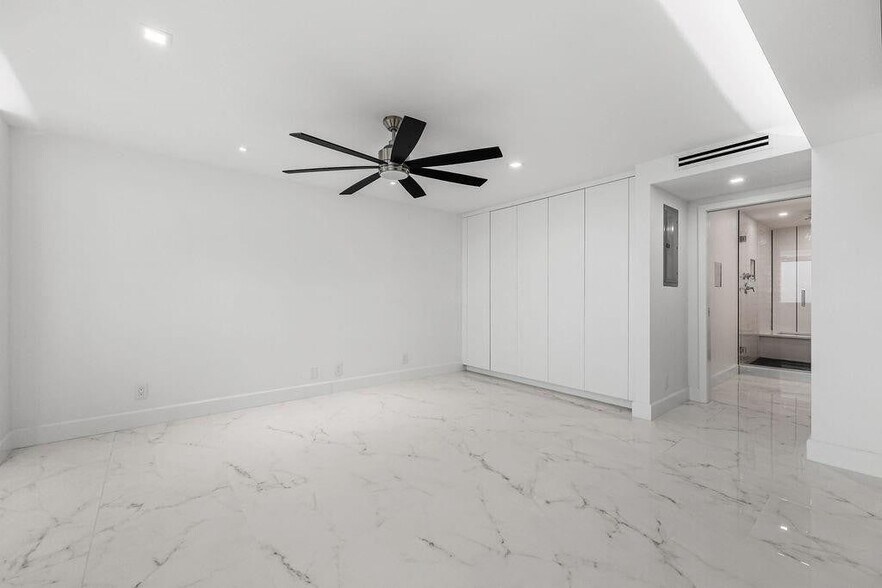 Building Photo - 545 S Fort Lauderdale Beach Blvd