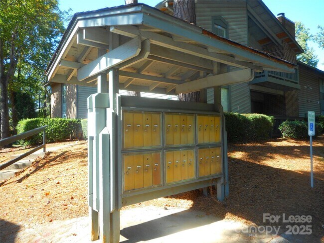Building Photo - 5016 Sardis Rd