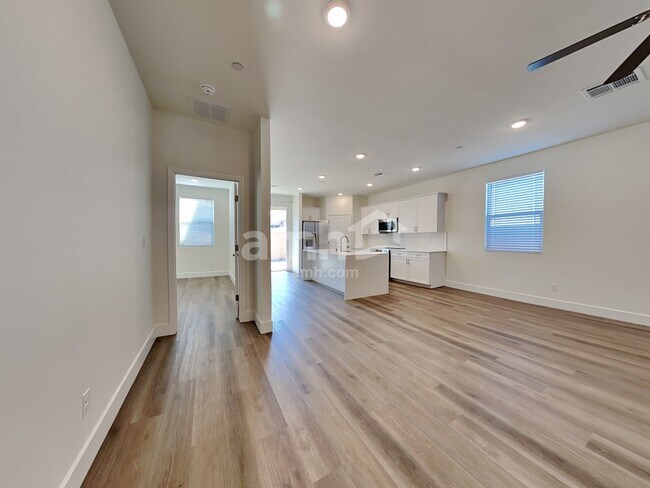 Building Photo - 509 Sacred Lotus Place
