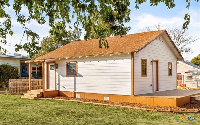 Building Photo - 409 S Saunders St