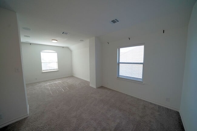 Building Photo - Luxury Living in Davis Ranch