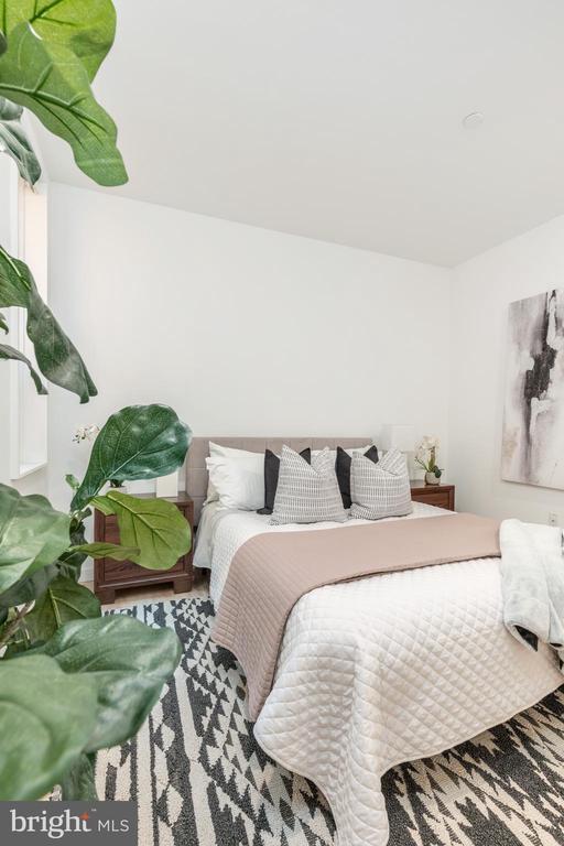 Building Photo - 1131-39 N Front St