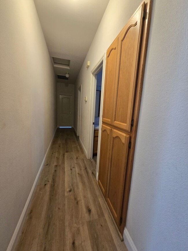 Building Photo - 4 BR + Flex 2 BA Available 9/15
