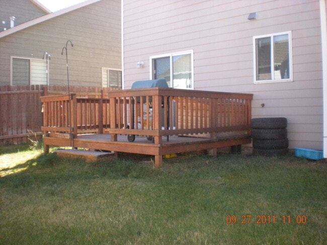 Building Photo - 3305 Laredo Dr