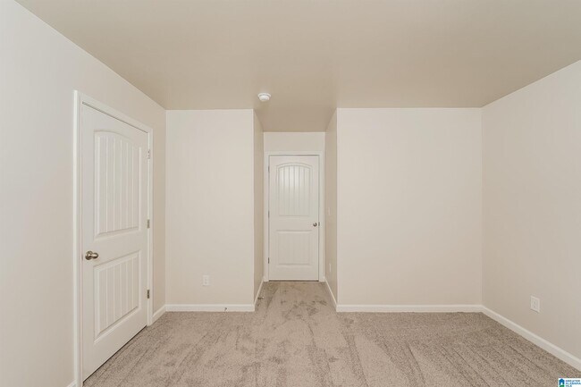 Building Photo - 5860 Mountain View Trl