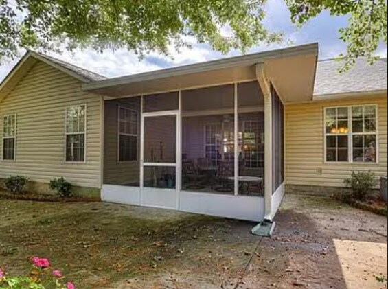 Screened in Porch - 1191 Carriage Dr