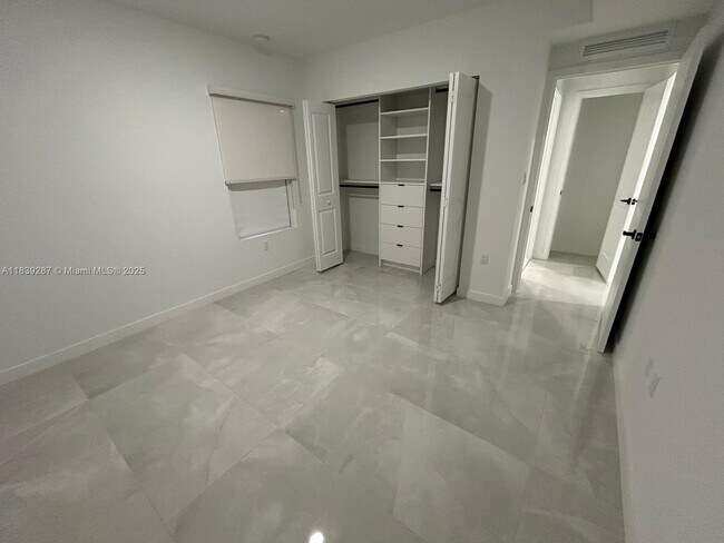 Building Photo - 14560 SW 261 St Ter