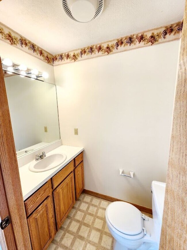 Building Photo - 892 Tremont St