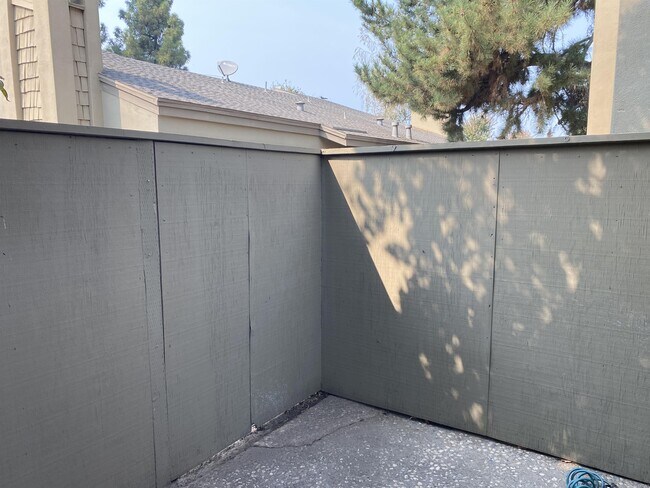 Building Photo - 1313 Floyd Ave