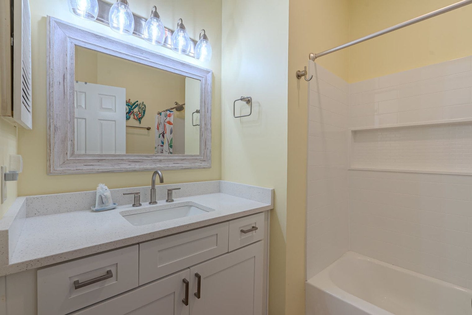 Building Photo - 137 Cordillo Pkwy