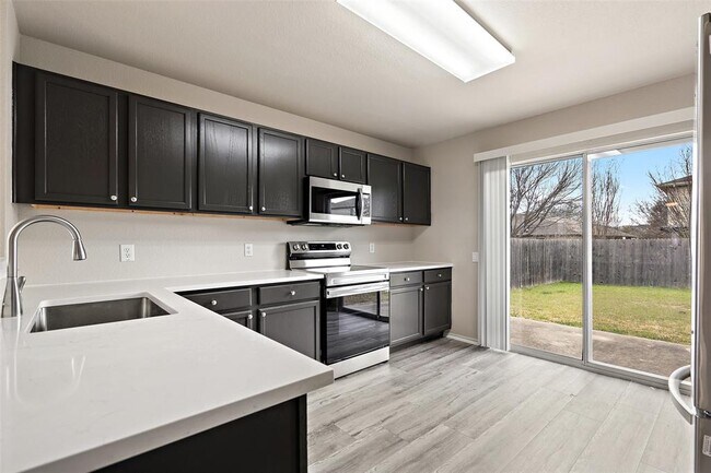 Building Photo - 1617 Anise Dr