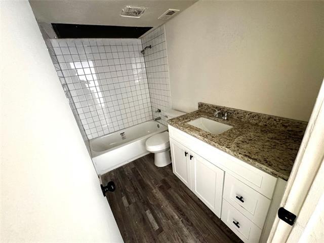 Building Photo - 3524 W Buckingham Rd