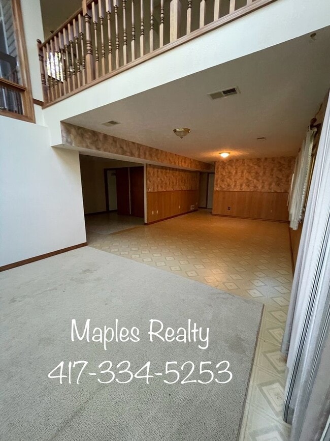 Building Photo - NEW LISTING - 3 bedroom, 2.5 bath in Ridgedale, MO near Big Cedar Lodge