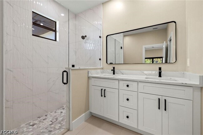 Building Photo - 1008 NW 36th Pl