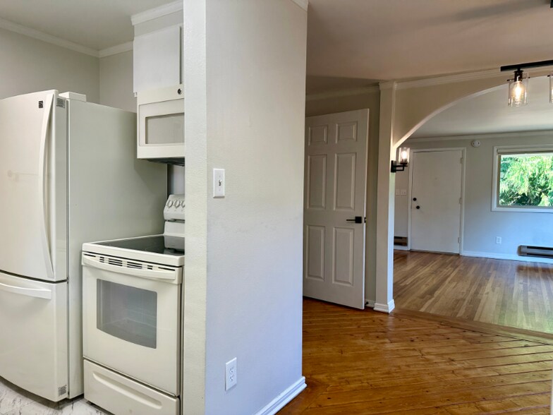 Building Photo - 18709 Ballinger Way NE
