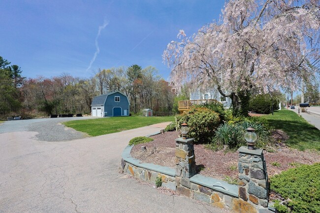 Primary Photo - 218R South St