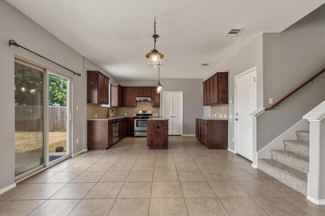 Building Photo - 108 Quarry Ln