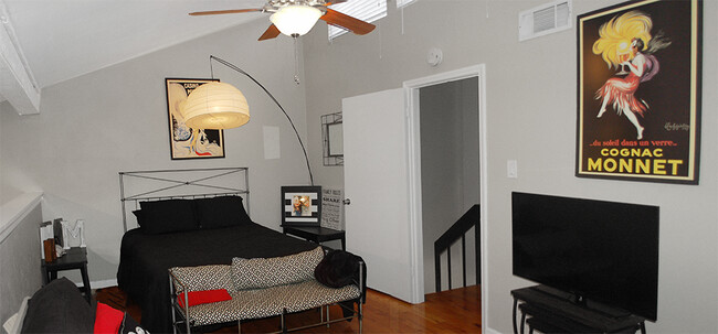 Loft bedroom - 8710 Park Ln