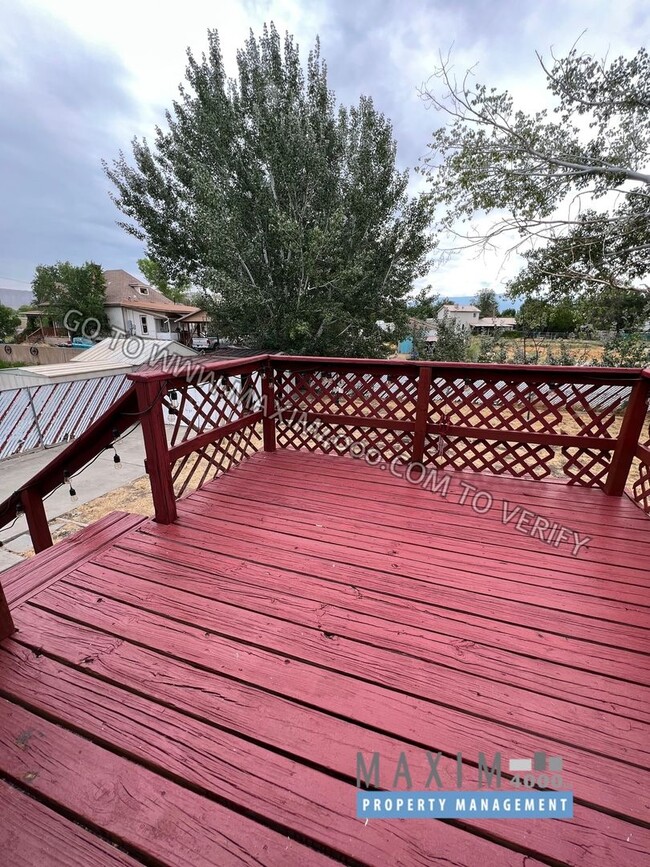 Building Photo - 494 1/2 ANJOU DRIVE - GREAT 4BR - NEW FLOO...