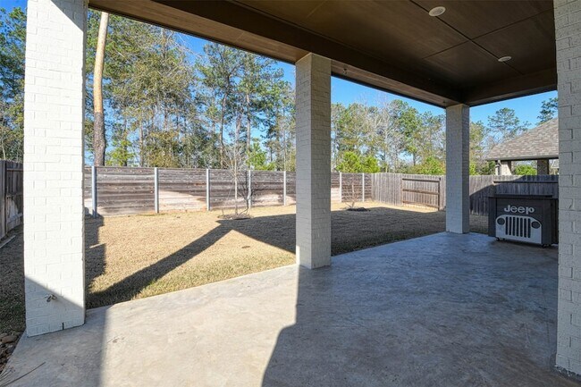 Building Photo - 17099 Crimson Crest Dr