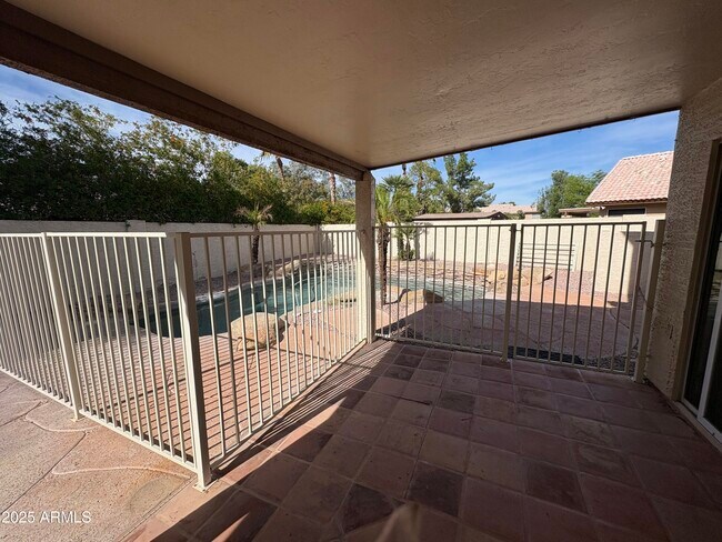 Building Photo - 1472 E Constitution Dr