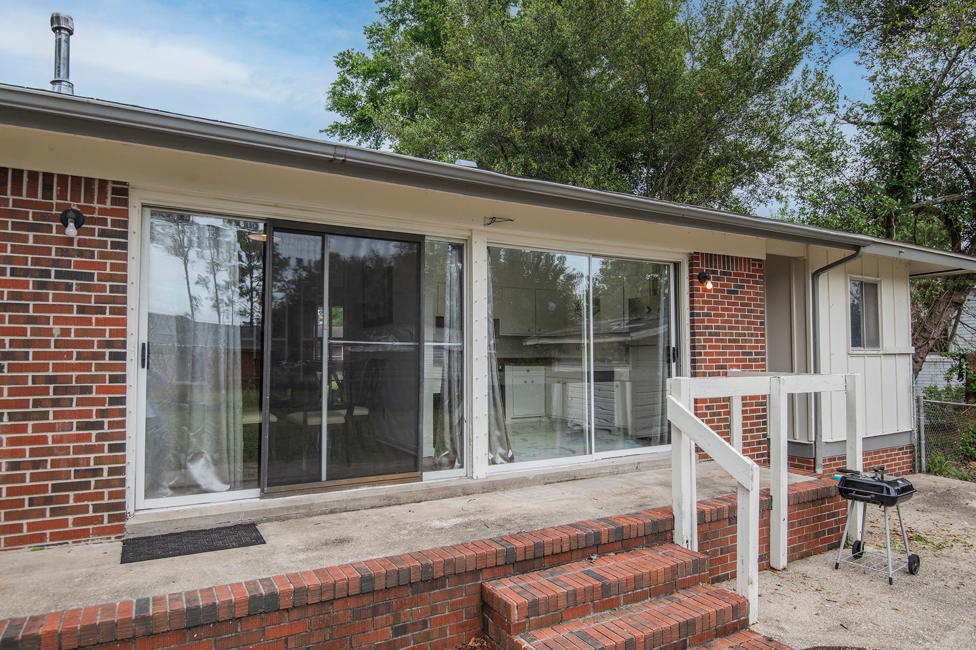 Building Photo - 3831 Forest Glen Dr