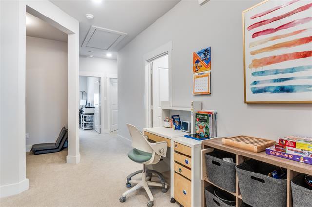 Building Photo - 3691 Rosemont Dr