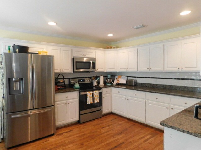 Building Photo - 92 Southern Oaks Dr