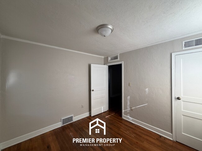 Building Photo - 3145 N Lafayette Cir