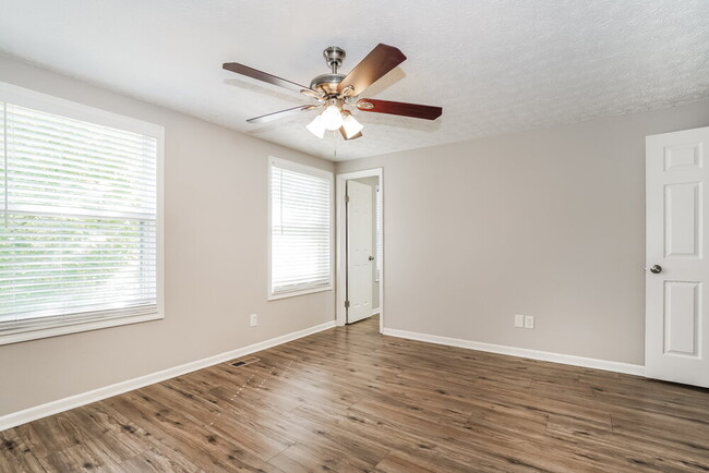 Building Photo - 3220 Westmills Dr