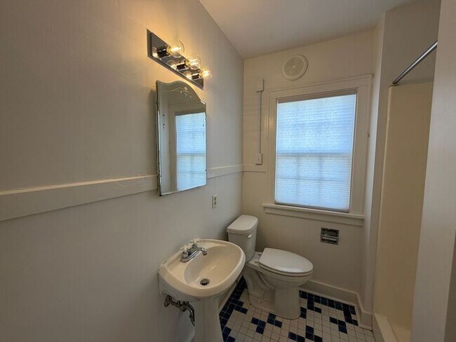 Building Photo - $1,950 | 3 Bedroom, 2 Bathroom House | NO Pets | Available for Immediate Move In!