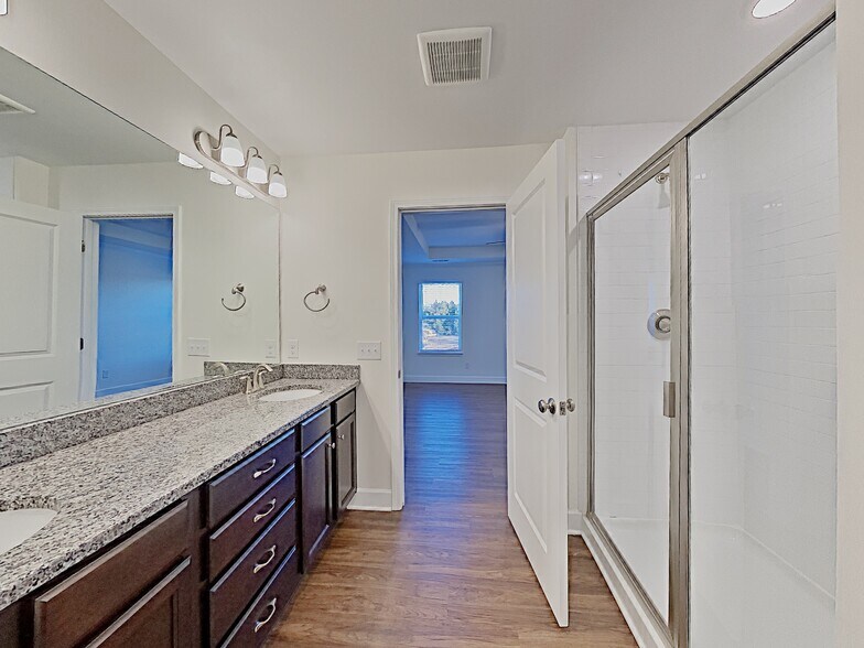Building Photo - 4877 Chutney Dr