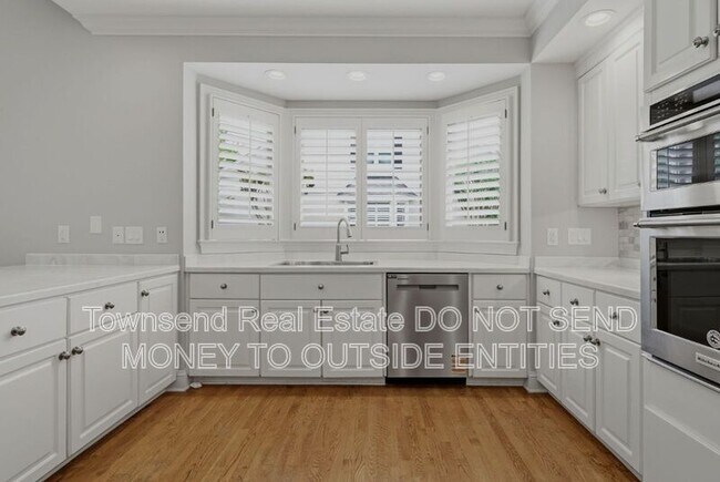 Building Photo - 200 Litchfield Pl