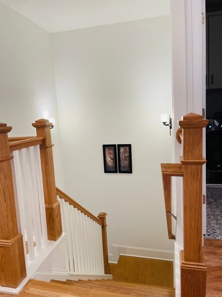 Building Photo - 2028 Cortland Rd