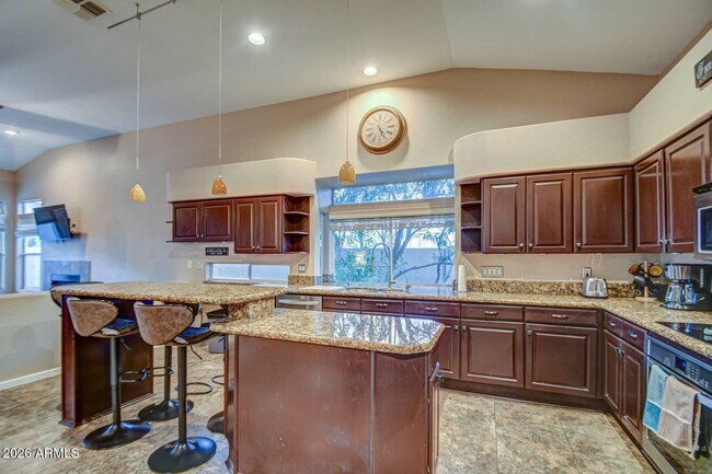 Building Photo - 1676 E Glenhaven Dr