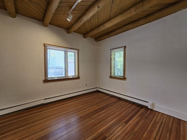Building Photo - 342 Hillside Ave