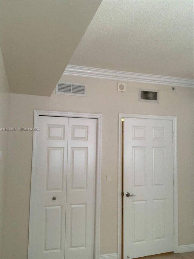 Building Photo - 888 Douglas Rd