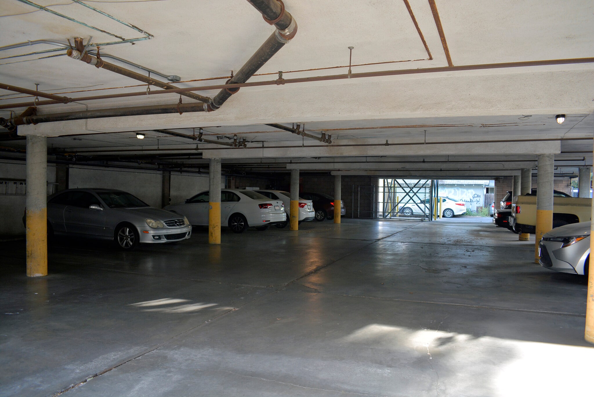 Garage Port - 230 A St