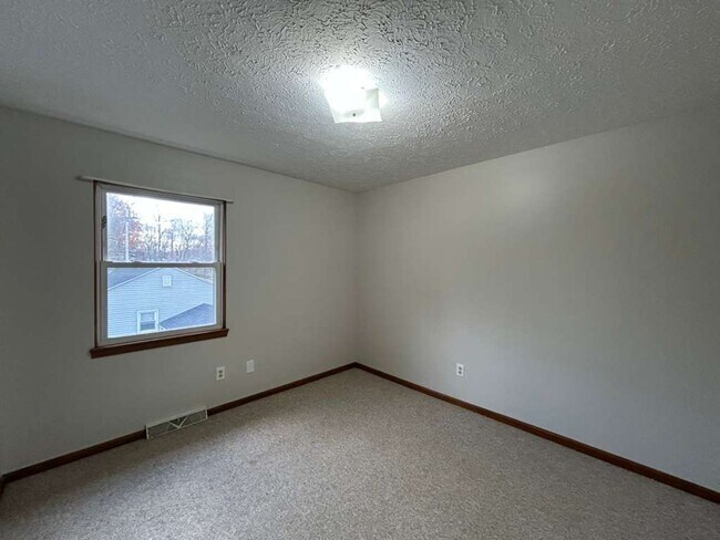 Building Photo - Beautiful 3-Bedroom, 2-Bath Home in the Heart of Painesville