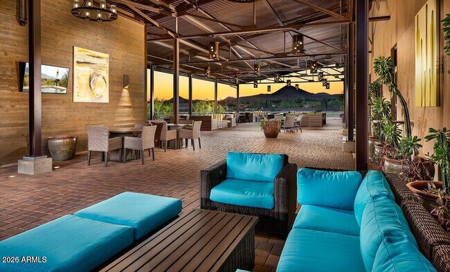 Building Photo - 12725 W Dale Ln