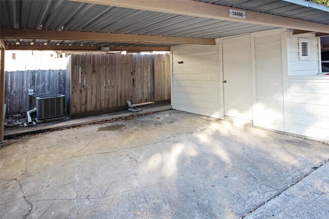 Building Photo - 14466 Misty Meadow Ln