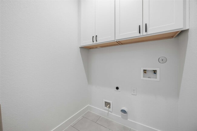 Building Photo - 6112 De Campo St